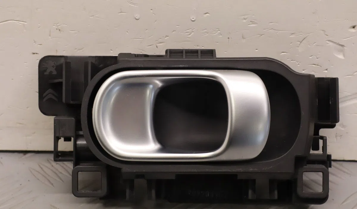 Poignee int porte avg Citroen C5 AIRCROSS (A_) 1.6 hybrid 225 (a45gfr) (2020) occasion