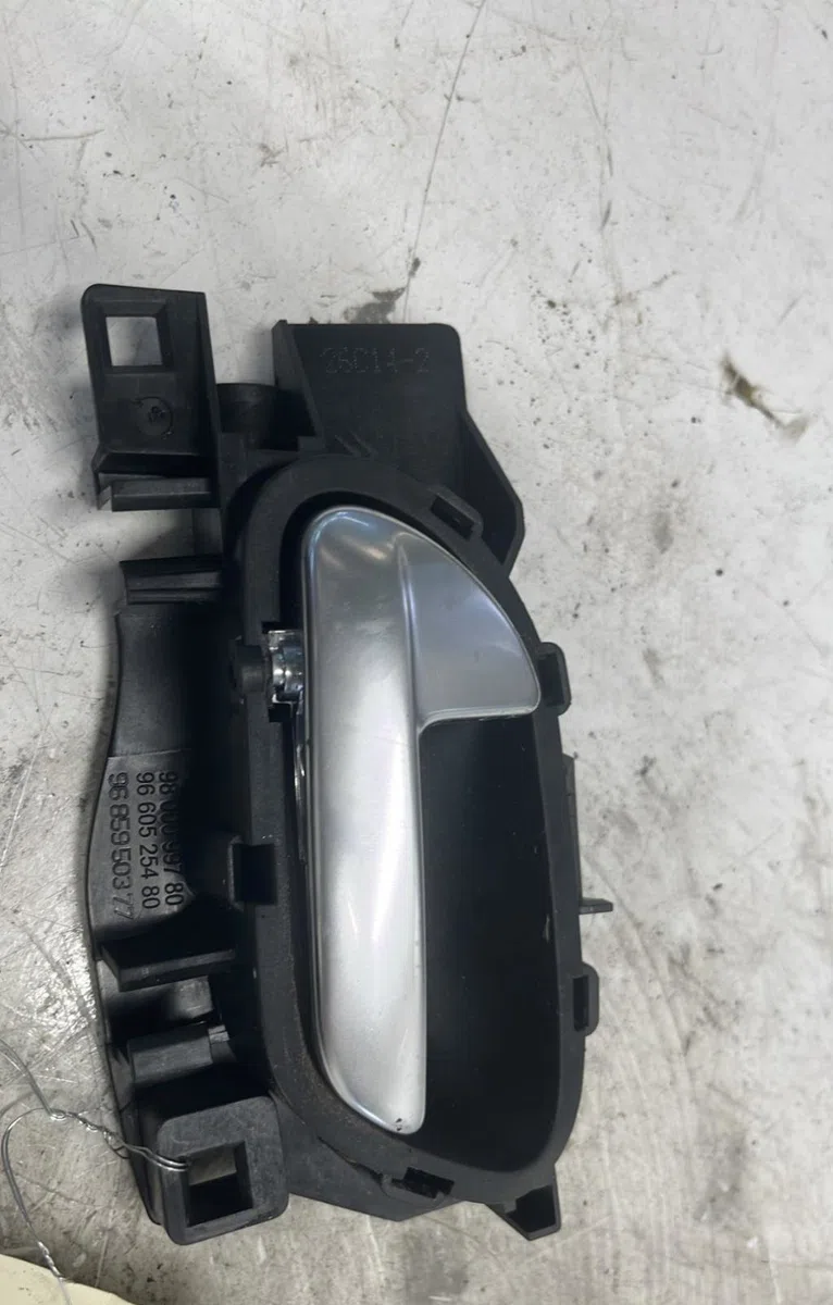 Poignee int porte avg Citroen DS4 (NX_) 1.6 hdi 115 (2012-2015) occasion
