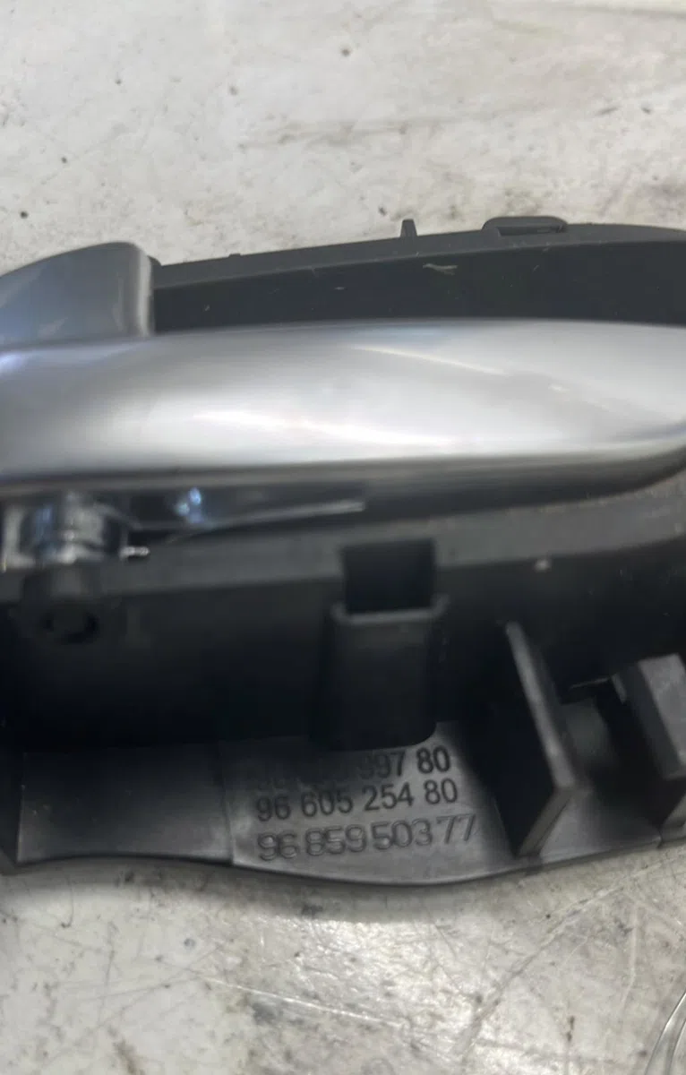 Poignee int porte avg Citroen DS4 (NX_) 1.6 hdi 115 (2012-2015) occasion