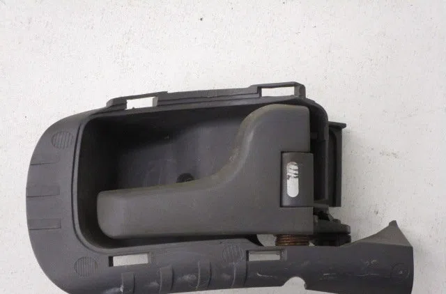 Poignee int porte avg Citroën XSARA PICASSO (N68) 2.0 hdi (1999-2011) 5 portes occasion