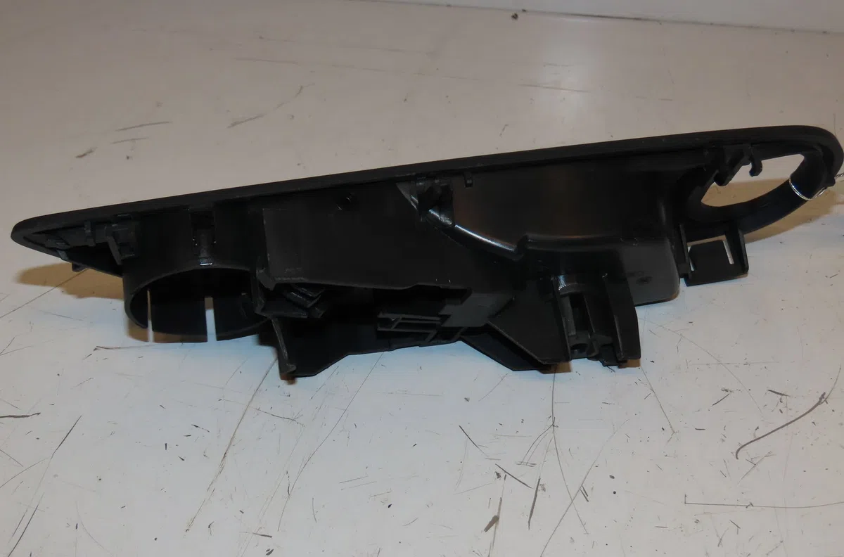 Poignee int porte avg Ford FIESTA VI (CB1, CCN) 1.25 (2008-2017) 5 portes occasion