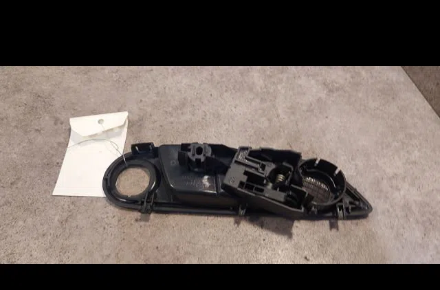 Poignee int porte avg Ford FIESTA VI (CB1, CCN) 1.4 tdci (2010-2012) 3 portes occasion
