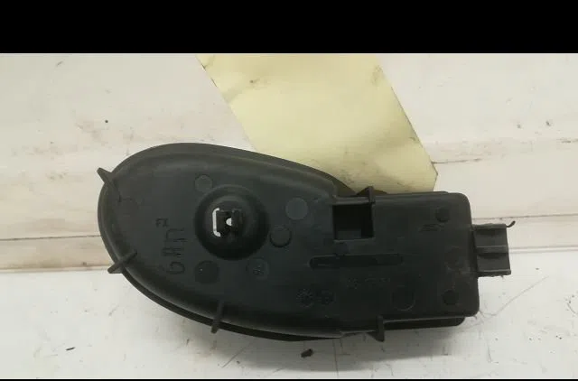 Poignee int porte avg Ford FOCUS I Clipper (DNW) 1.8 tdci (2001-2004) occasion