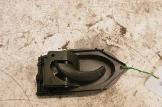 Poignee int porte avg FORD KA 2002 occasion