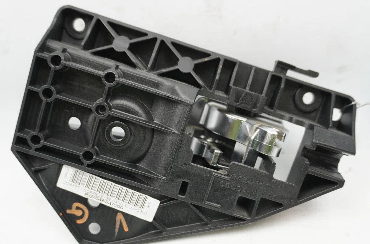 Poignee int porte avg Land rover RANGE ROVER EVOQUE (L538) 2.2 d 4x4 (2011-2019) occasion