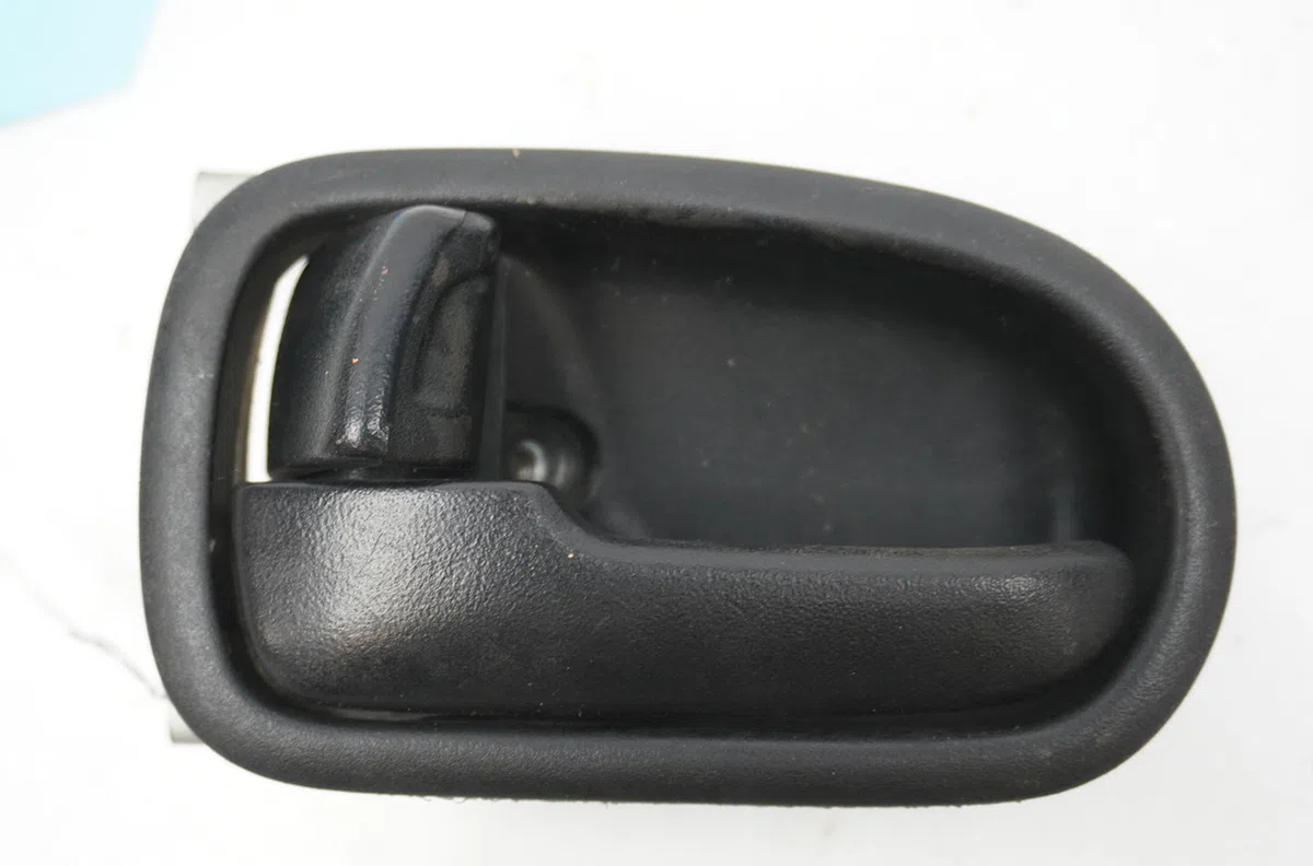 Poignee int porte avg Mazda MX-3 (EC) 1.6 i (1993-1998) occasion
