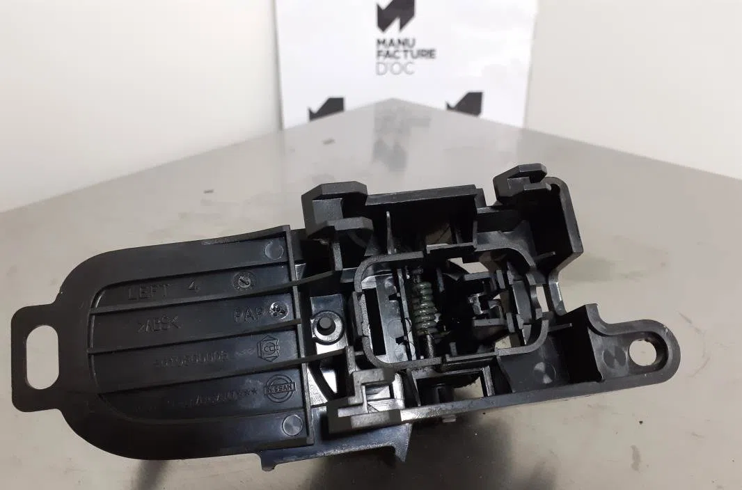 Poignee int porte avg Nissan NOTE (E11, NE11) 1.5 dci (2010-2012) occasion