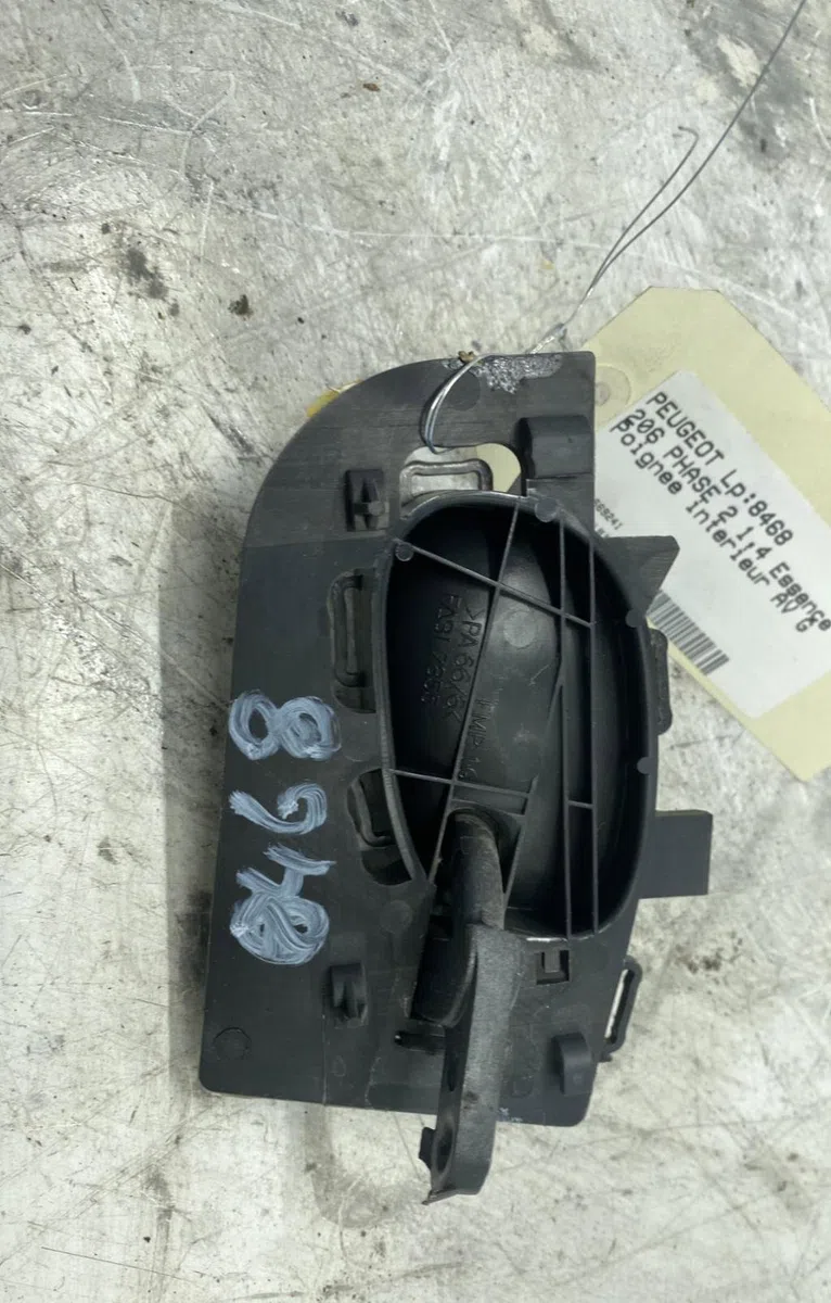 Poignee int porte avg Peugeot 206 3-5 portes (2A-C) 1.4 i (1998-2012) 3 portes occasion
