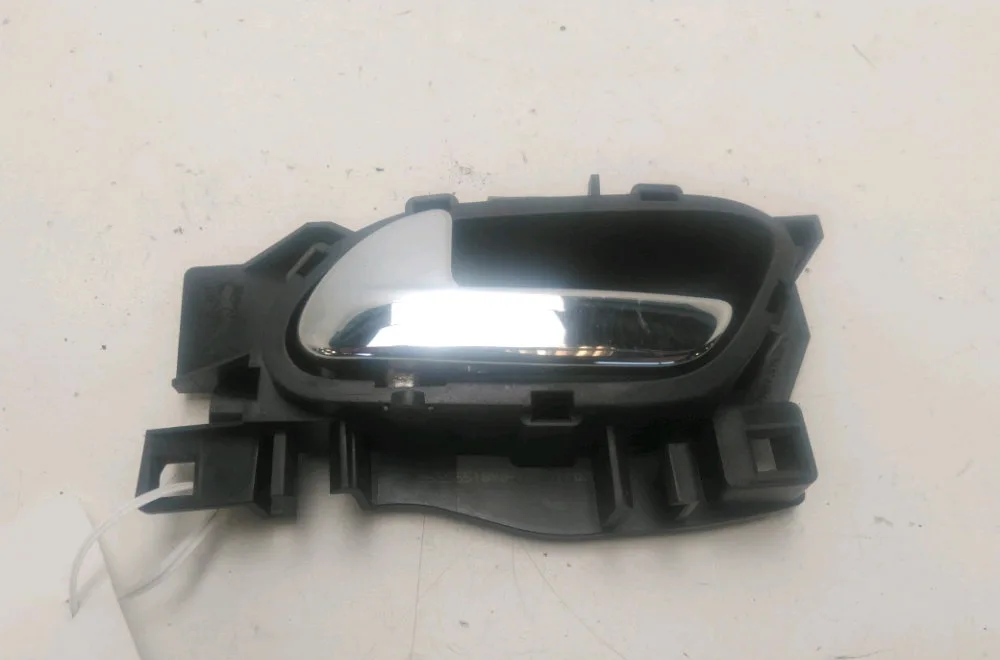Poignee int porte avg Peugeot 207-207 (WA_, WC_) 1.6 16v vti (2007-2012) 5 portes occasion