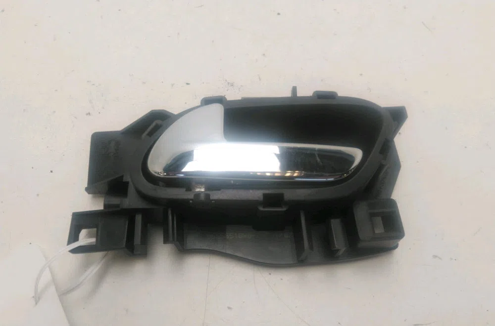 Poignee int porte avg Peugeot 207-207 (WA_, WC_) 1.6 16v vti (2007-2012) 5 portes occasion