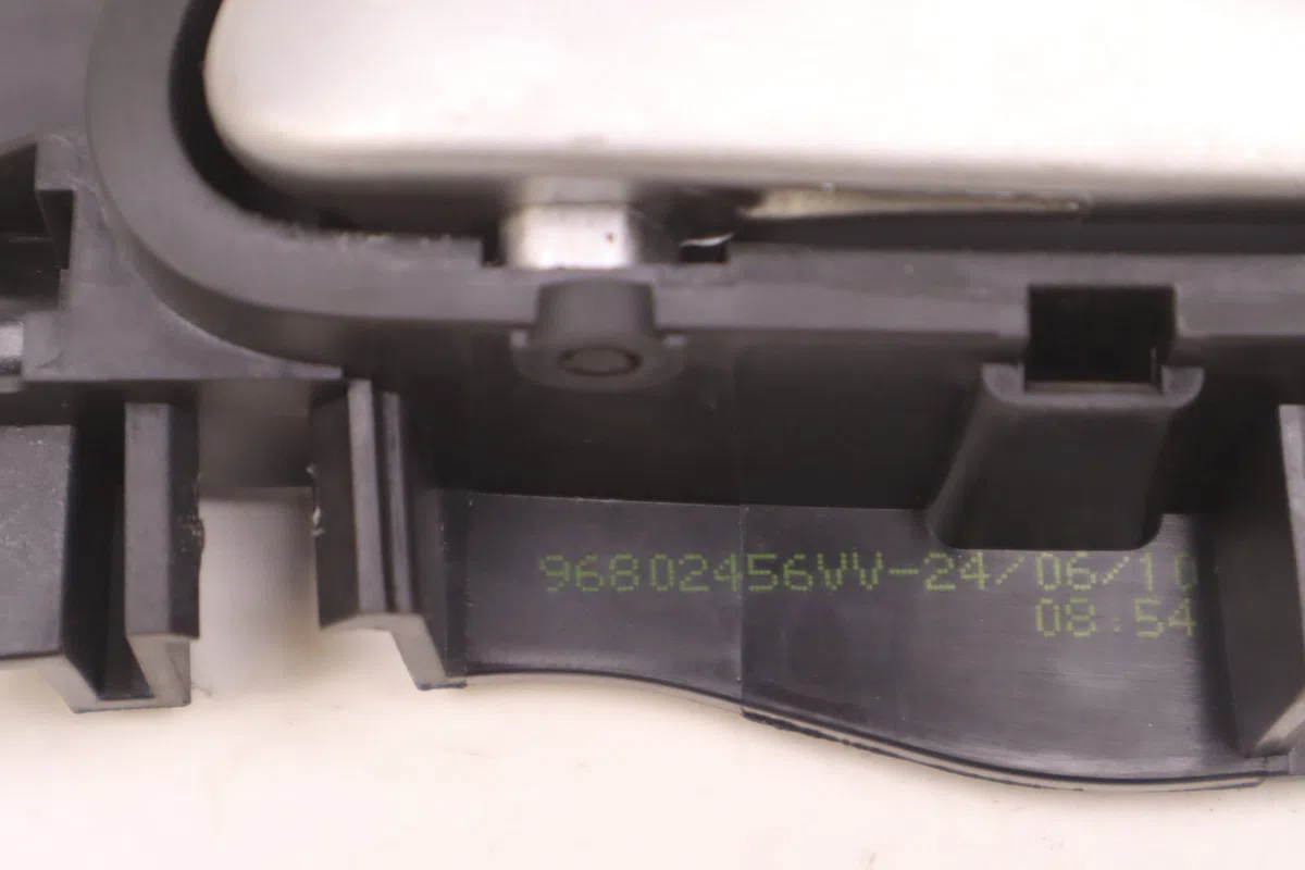 Poignee int porte avg Peugeot 207-207 (WA_, WC_) 1.6 hdi (2006-2013) 5 portes occasion