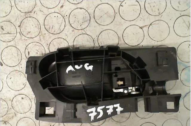 Poignee int porte avg Peugeot 207-207 (WA_, WC_) 1.6 hdi (2006-2013) 5 portes occasion