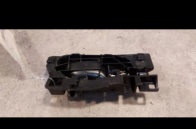 Poignee int porte avg Peugeot 3008 Monospace (0U_) 1.6 hdi (2009-2016) 5 portes occasion