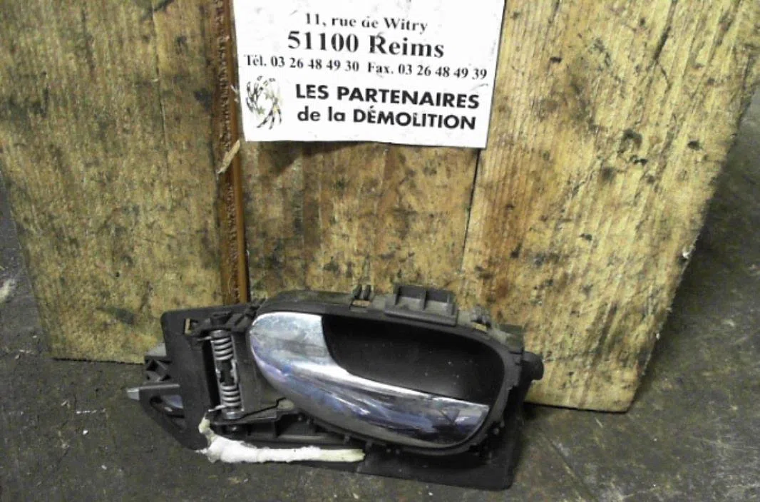 Poignee int porte avg Peugeot 307 (3A-C) 1.6 hdi 110 (2004-2009) 5 portes occasion