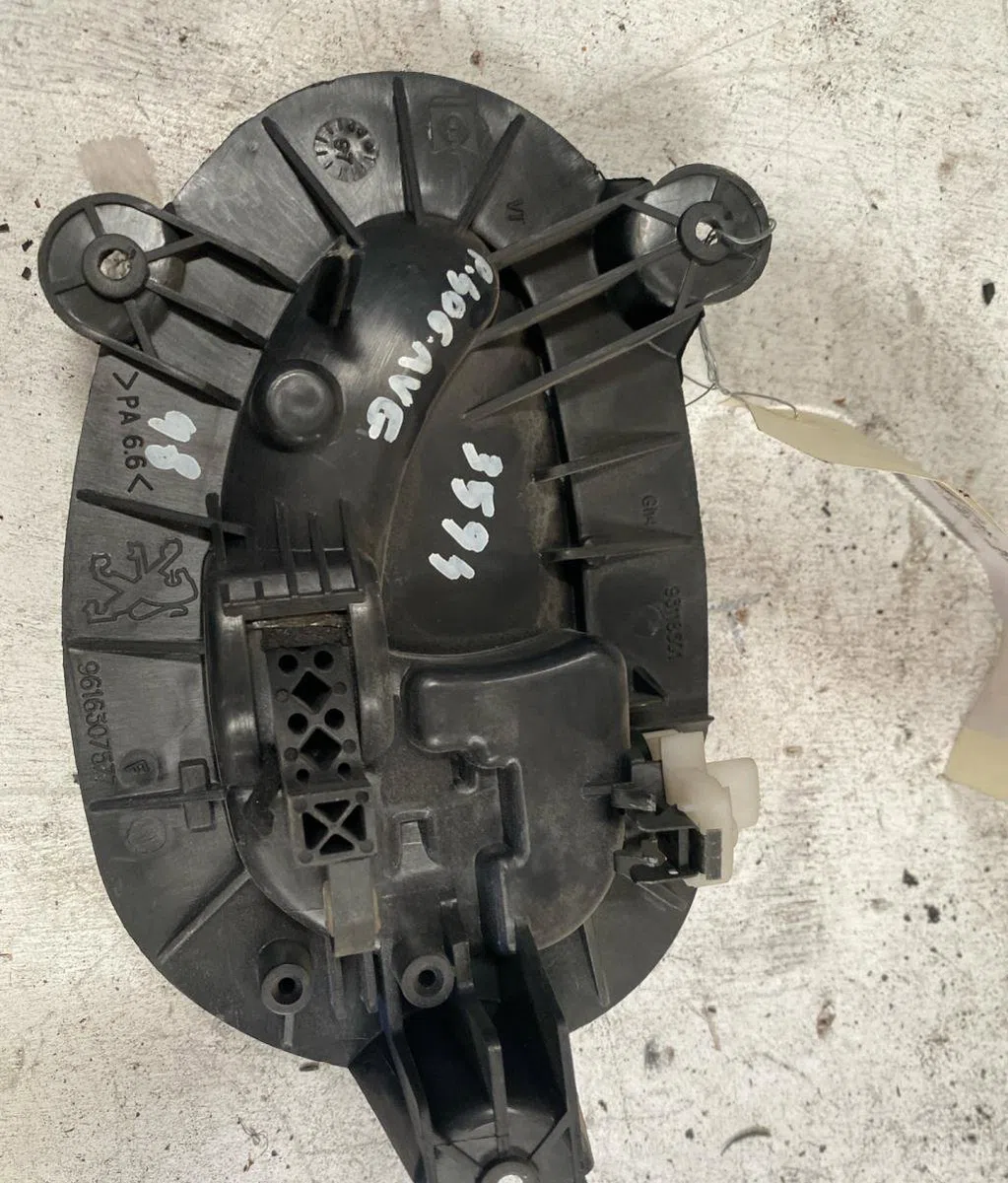 Poignee int porte avg Peugeot 406 Break (8E-F) 2.1 td 12v (1996-2004) occasion