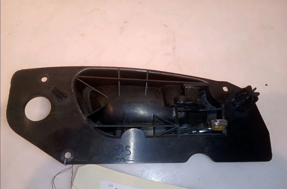 Poignee int porte avg Peugeot 607 (9D, 9U) 3.0 v6 24v (2000-2004) occasion