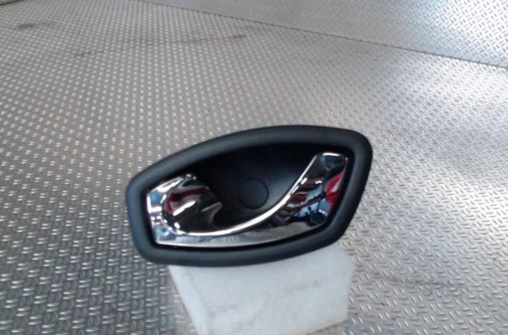 Poignee int porte avg RENAULT CAPTUR 1  0 occasion