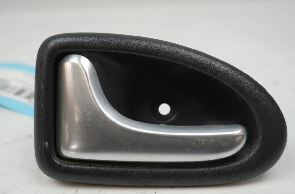 Poignee int porte avg Renault CLIO II (BB_, CB_) 1.2 16v (bb05, bb0w, bb11, bb27, bb2t, bb2u, bb2v, cb05,... (2001-2016)