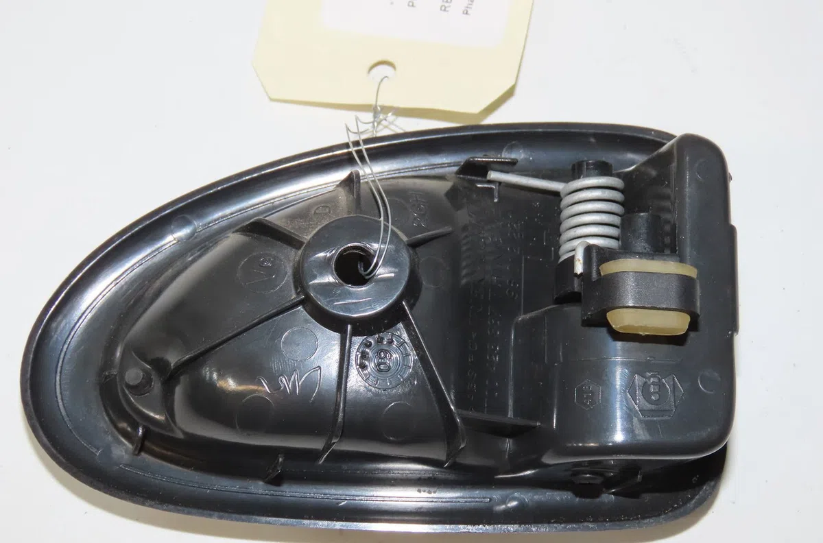 Poignee int porte avg Renault CLIO II (BB_, CB_) 1.5 dci (b-cb3m) (2005-2010) 3 portes occasion