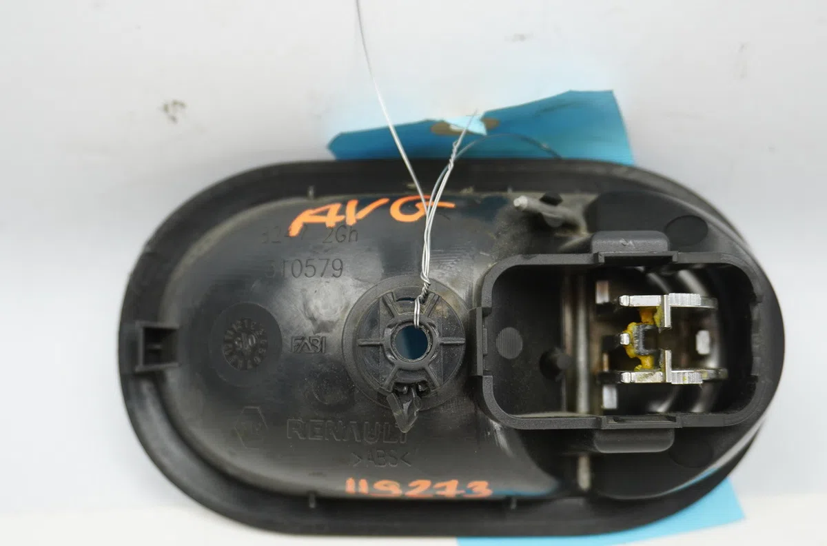 Poignee int porte avg Renault CLIO III (BR0-1, CR0-1) 1.4 16v (2005-2012) occasion