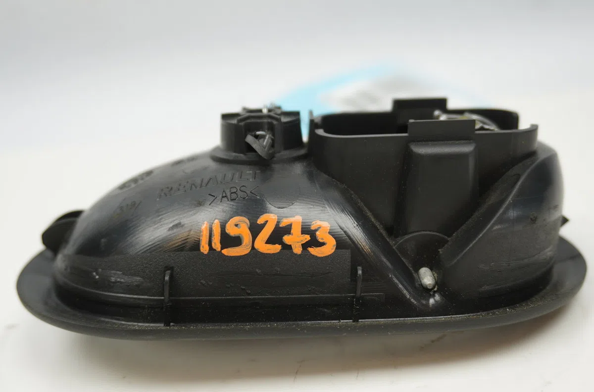 Poignee int porte avg Renault CLIO III (BR0-1, CR0-1) 1.4 16v (2005-2012) occasion