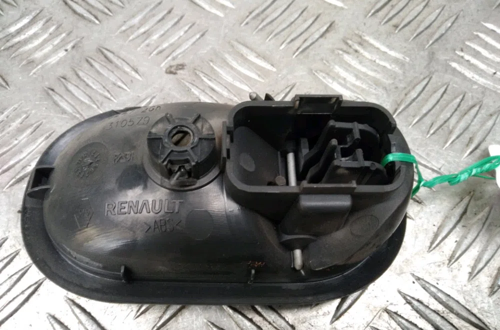 Poignee int porte avg Renault CLIO III (BR0-1, CR0-1) 1.5 dci (c-br0g, c-br1g) (2005-2012) 5 portes occasion