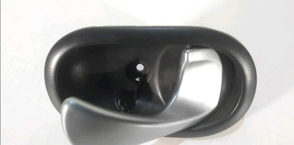 Poignee int porte avg Renault CLIO III Grandtour (KR0-1_) 1.5 dci (2010-2012) 5 portes occasion