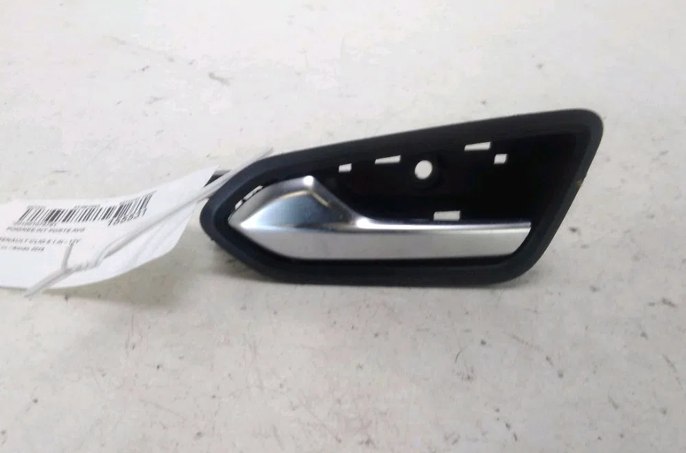 Poignee int porte avg Renault CLIO V (B7_) 1.0 tce 100 (b7mt) (2019) occasion