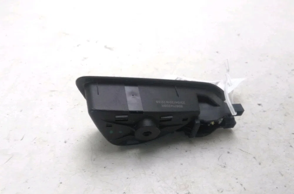 Poignee int porte avg Renault CLIO V (B7_) 1.0 tce 100 (b7mt) (2019) occasion
