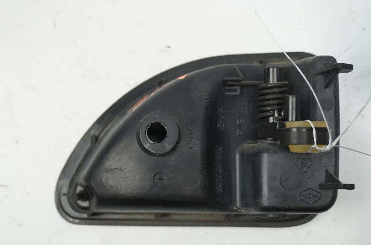 Poignee int porte avg Renault KANGOO (KC0-1_) 1.5 dci (kc07) (2001) occasion