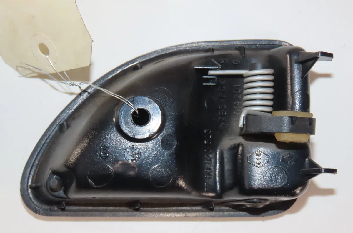 Poignee int porte avg Renault KANGOO (KC0-1_) 1.9 dti (kc0u) (2000) occasion
