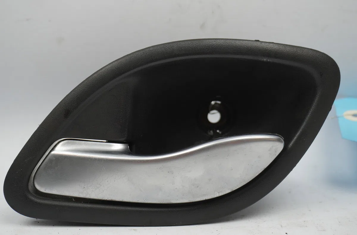 Poignee int porte avg Renault LAGUNA II Grandtour (KG0-1_) 1.9 dci (kg0g) (2001-2007) occasion