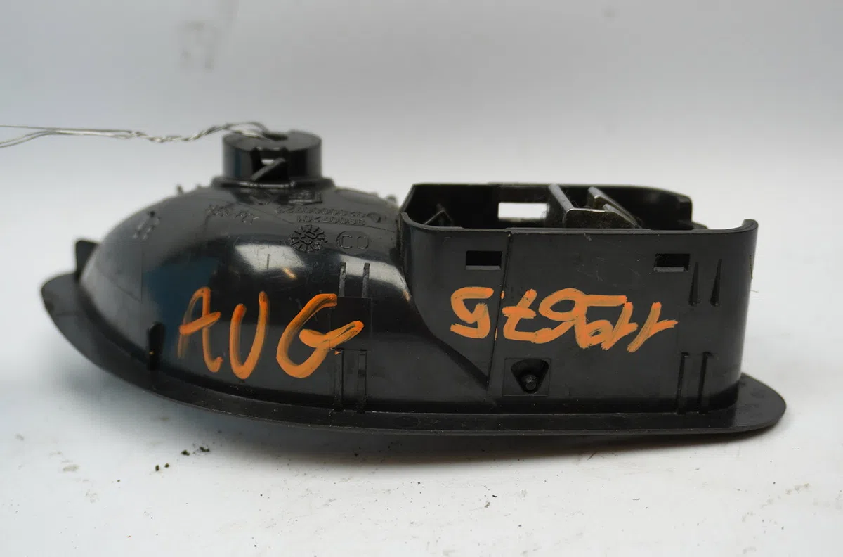 Poignee int porte avg Renault LAGUNA II Grandtour (KG0-1_) 1.9 dci (kg0g) (2001-2007) occasion