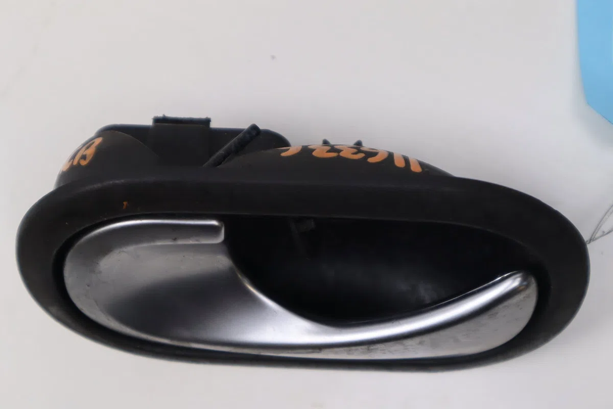 Poignee int porte avg Renault MEGANE II (BM0-1_, CM0-1_) 1.5 dci (bm1f, cm1f) (2005-2008) occasion