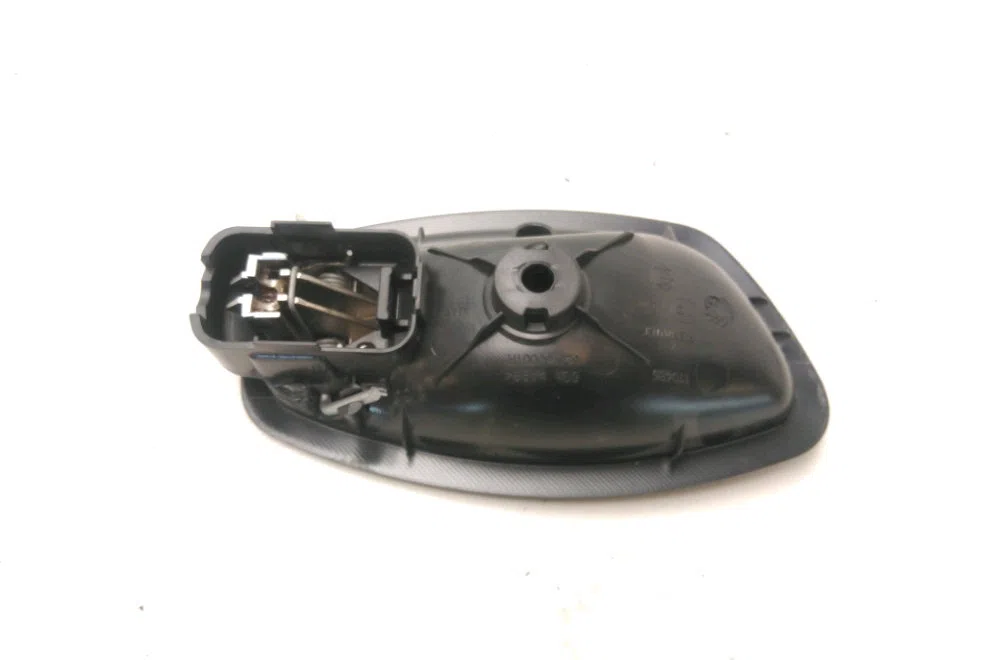 Poignee int porte avg Renault MEGANE III 3-5 portes (BZ0-1_, B3_) 1.5 dci (bz09, bz0d, bz1w, bz29, bz14) (2009) 5 portes