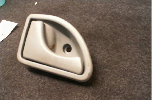 Poignee int porte avg Renault TWINGO I (C06_) 1.2 (c066, c068) (1996-2007) 3 portes occasion