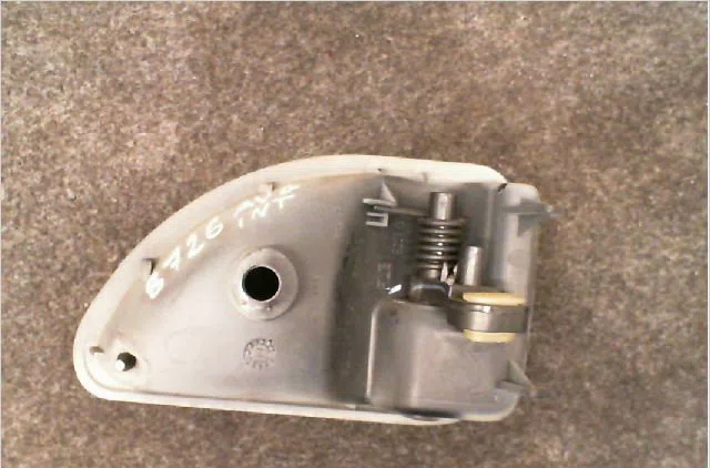 Poignee int porte avg Renault TWINGO I (C06_) 1.2 (c066, c068) (1996-2007) 3 portes occasion