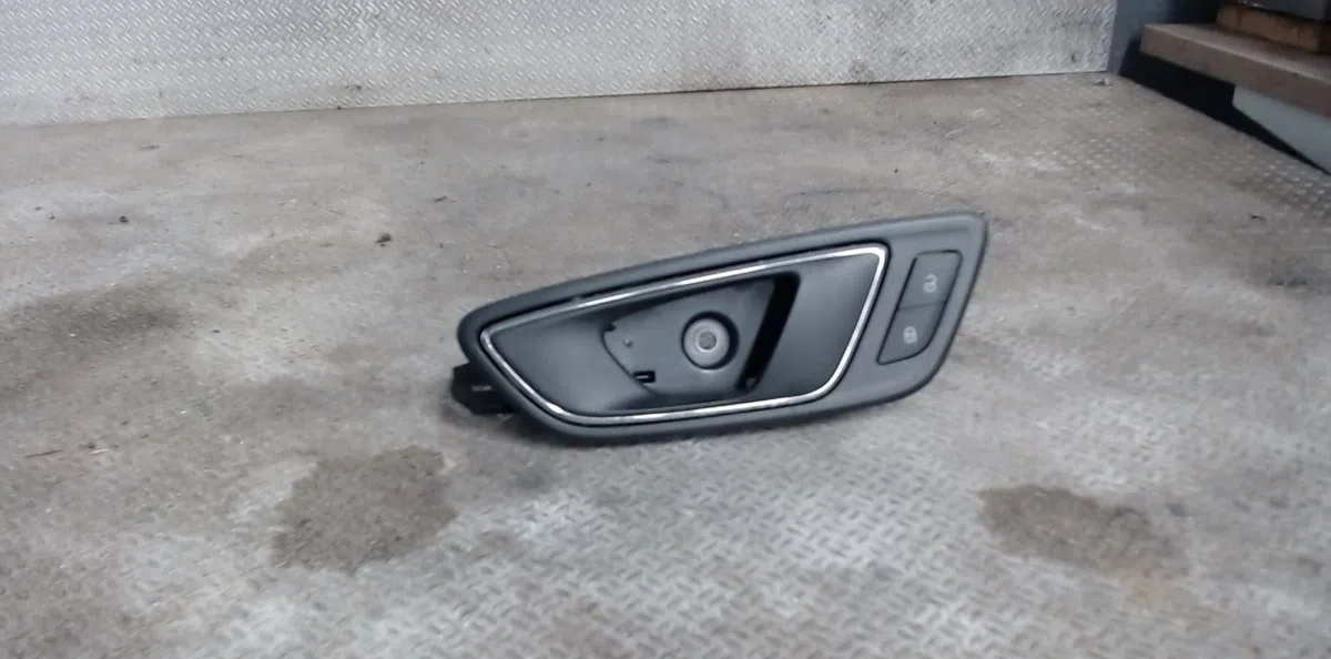 Poignee int porte avg Seat LEON (5F1) 1.6 tdi (2012-2020) occasion