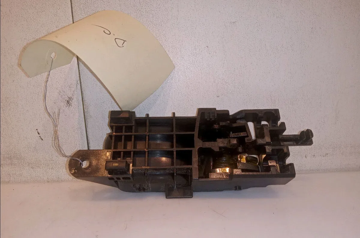 Poignee int porte avg Suzuki GRAND VITARA II (JT, TE, TD) 1.6 traction intégrale (jb416) (2005-2015) occasion