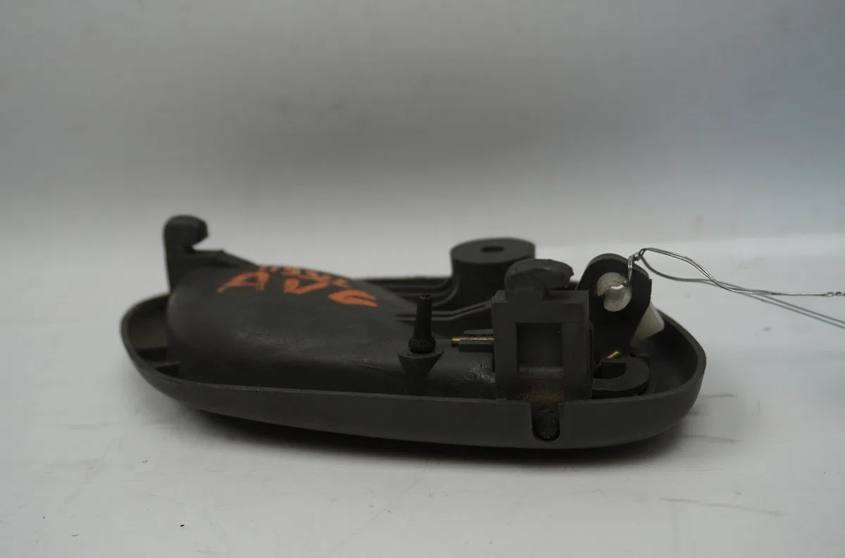 Poignee int porte avg Suzuki IGNIS I (FH) 1.3 4wd (rg413) (2000-2003) occasion