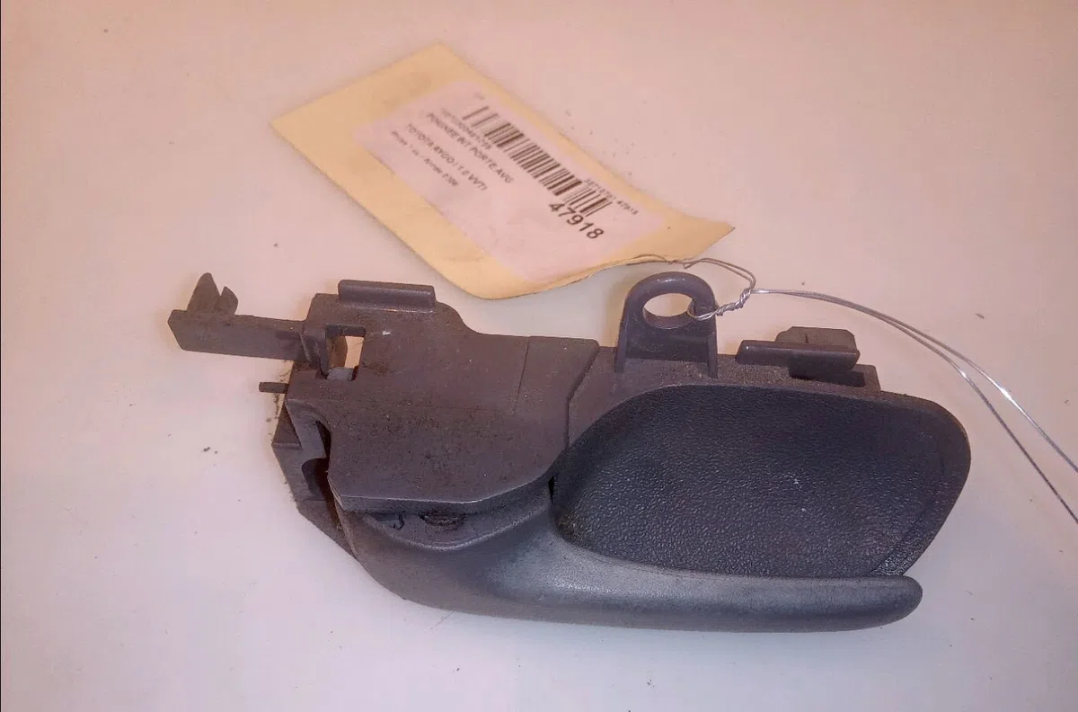 Poignee int porte avg Toyota AYGO (_B1_) 1.0 (kgb10_) (2005-2014) 5 portes occasion