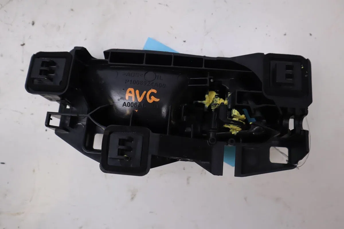 Poignee int porte avg Toyota PROACE CITY Camionnette-Monospace 1.5 d-4d 130 (bpzma) (2019) occasion