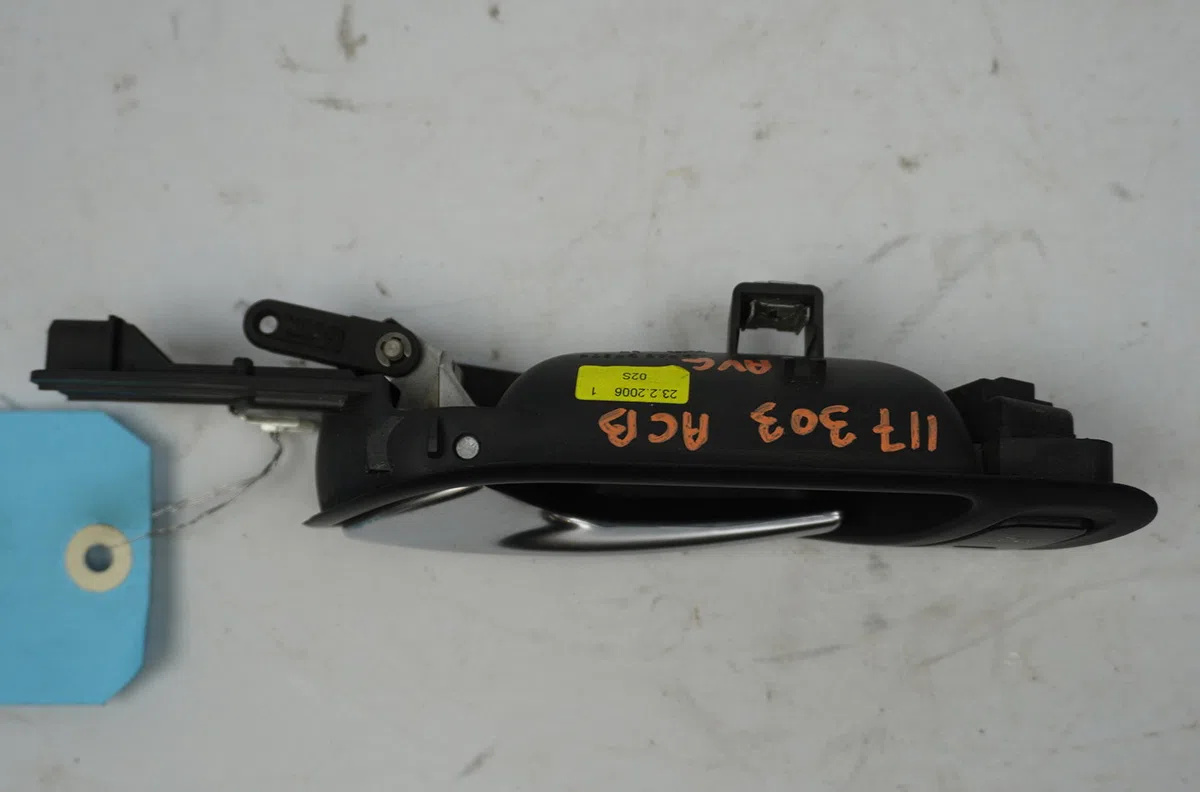 Poignee int porte avg Volkswagen GOLF V (1K1) 2.0 tdi 16v (2003-2008) occasion