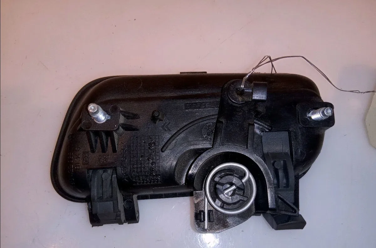 Poignee int porte coulissante g Peugeot PARTNER Monospace (5_, G_) 1.4 (1996-2015) occasion