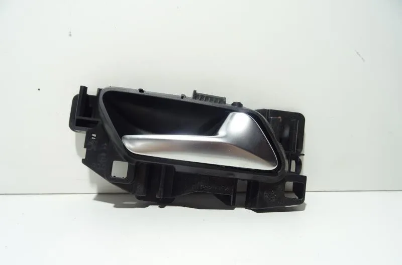 Poignee interieur avant droit pour PEUGEOT 2008 2