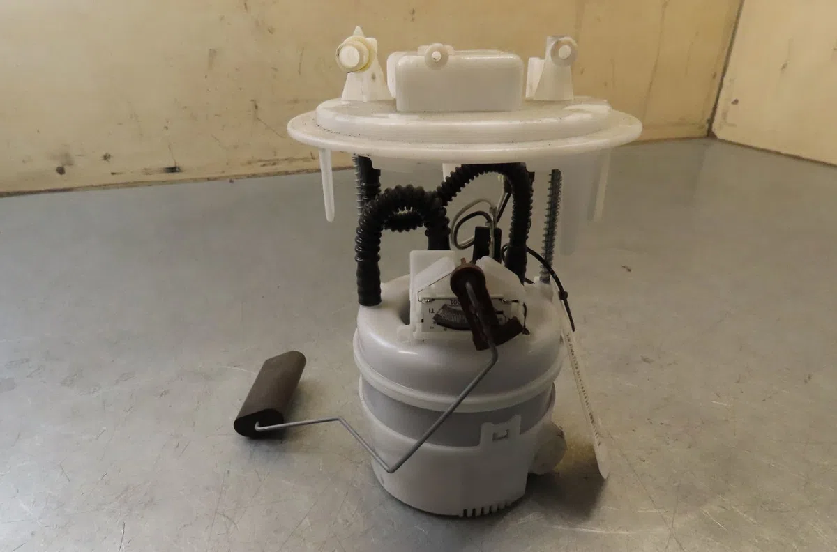 Pompe à carburant électrique Peugeot 208 II (UB_, UP_, UW_, UJ_) 1.2 puretech 75 (2019) occasion