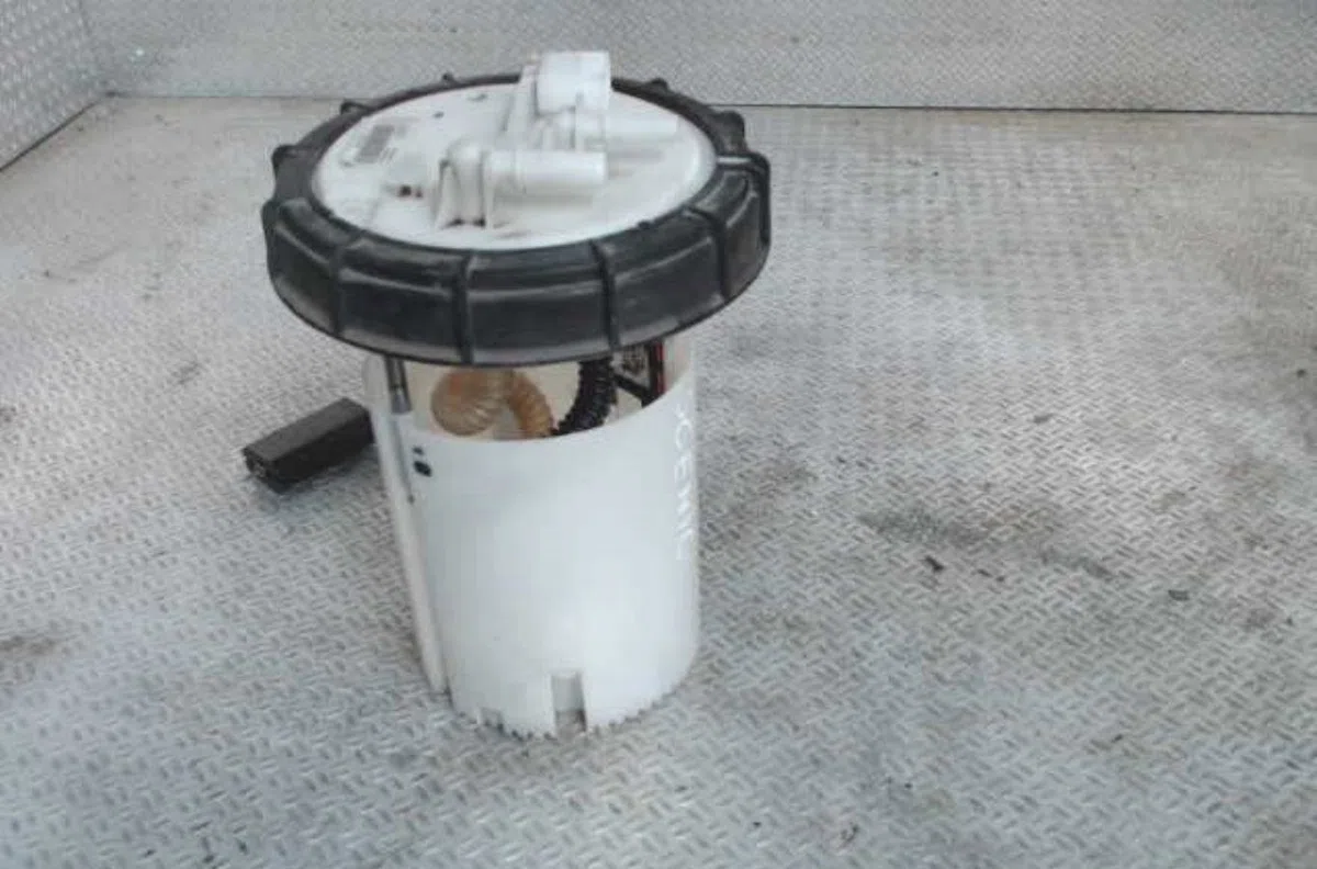 Pompe à carburant électrique Renault SCÉNIC III (JZ0-1_) 1.5 dci (2009) 5 portes occasion