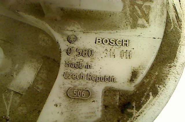 Pompe à carburant immergée Alfa romeo 147 (937_) 1.6 16v t.spark (937.axa1a, 937.axb1a, 937.bxb1a) (2001-2010) occasion