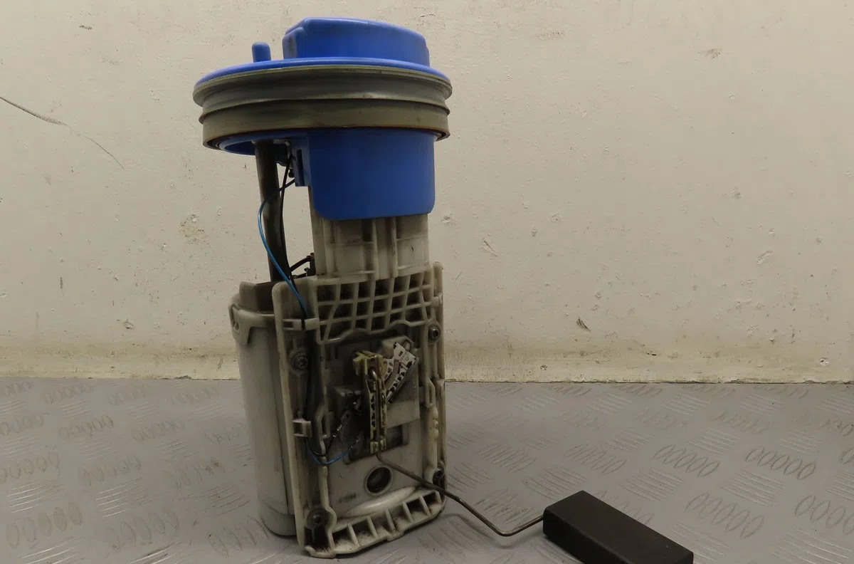 Pompe à carburant immergée Audi A3 (8L1) 1.9 tdi (1996-2001) occasion