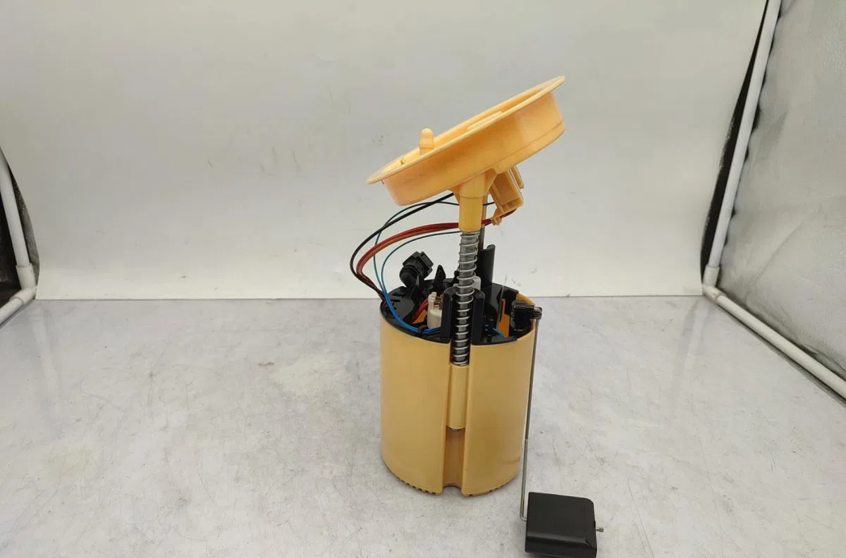 Pompe à carburant immergée BMW SERIE 1 E87 PHASE 2 occasion
